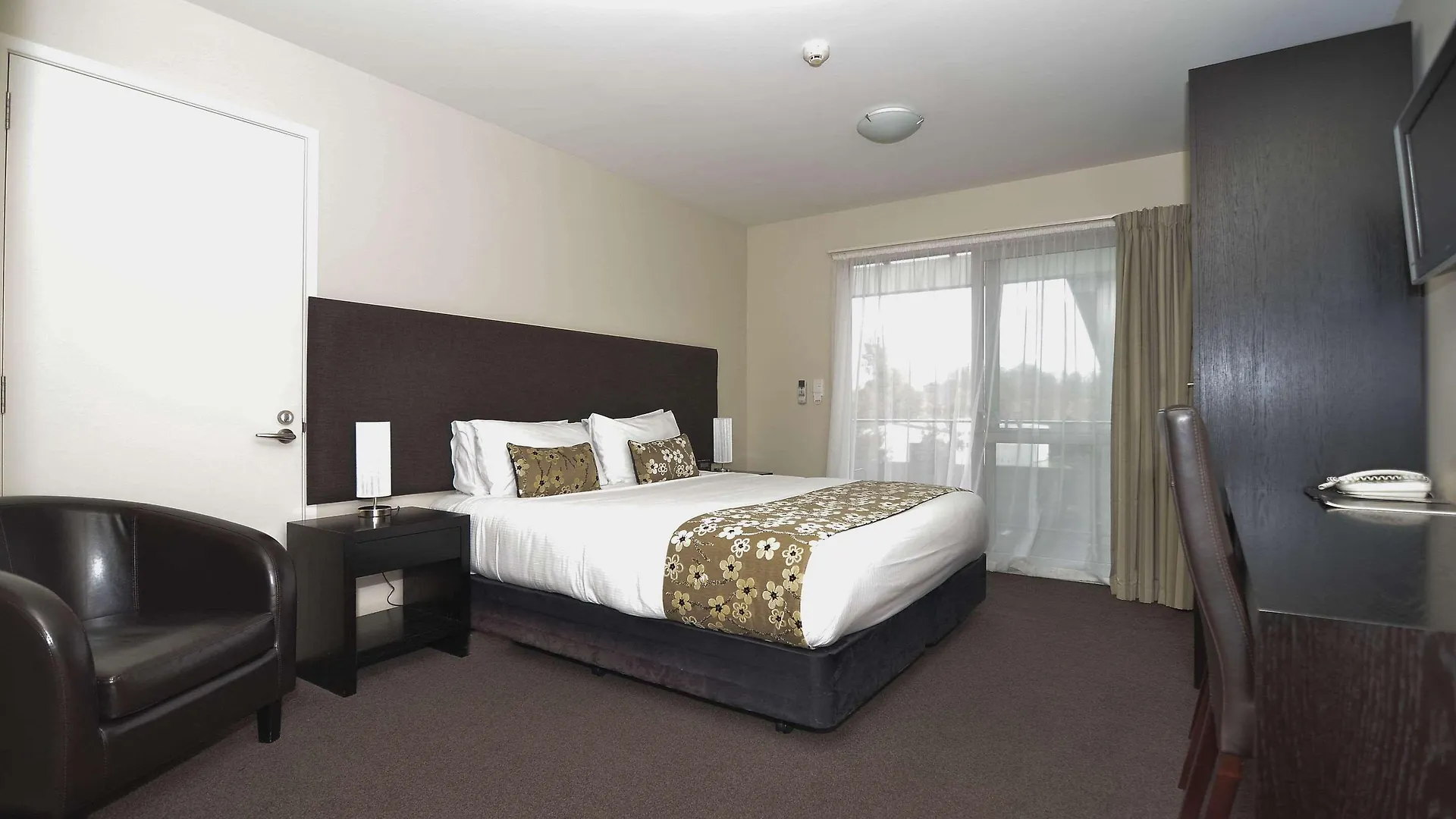Quality Suites Amore Christchurch Hotel